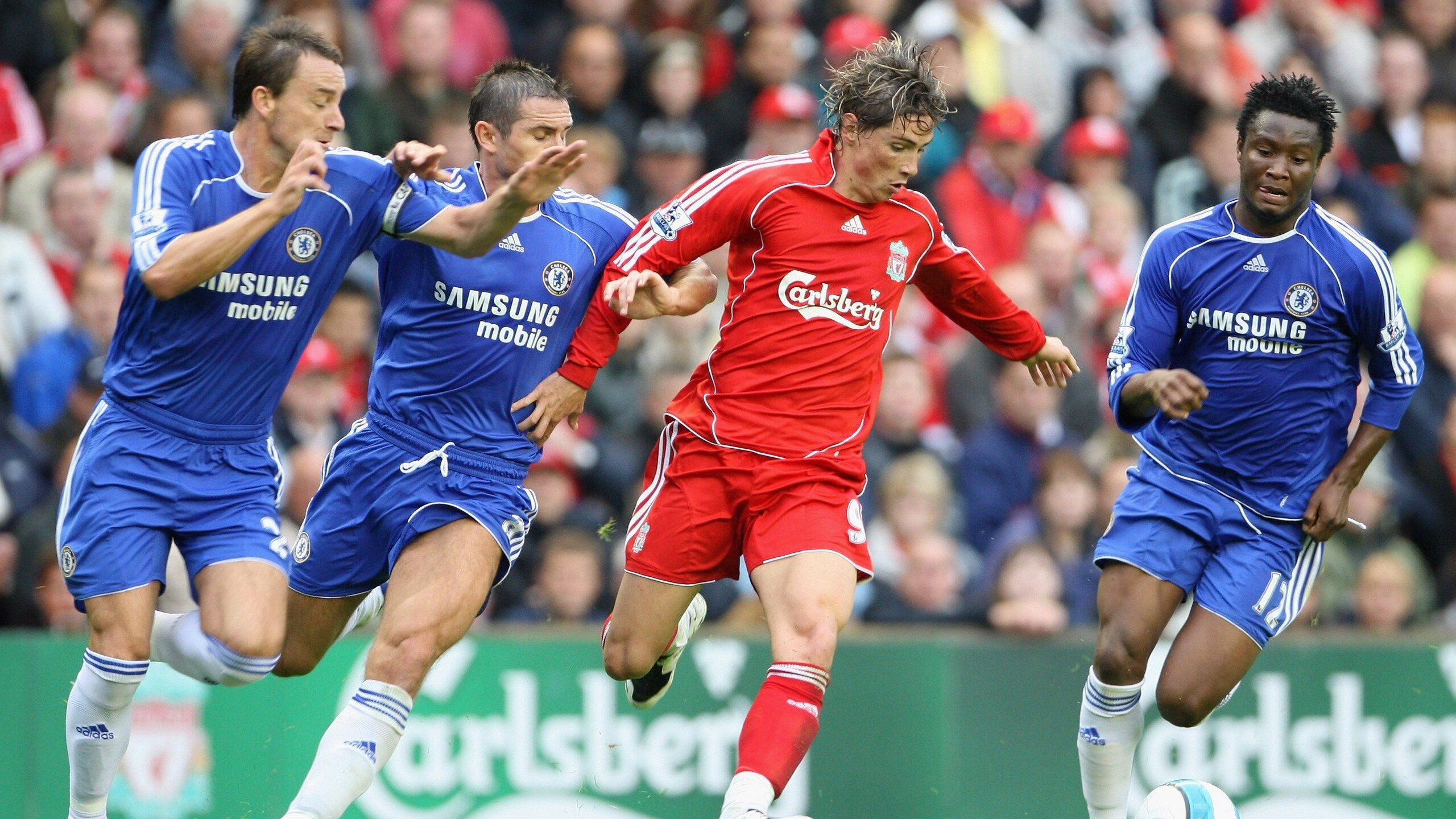 欧冠周边：球迷自制文化与创意应援，欧冠宣传